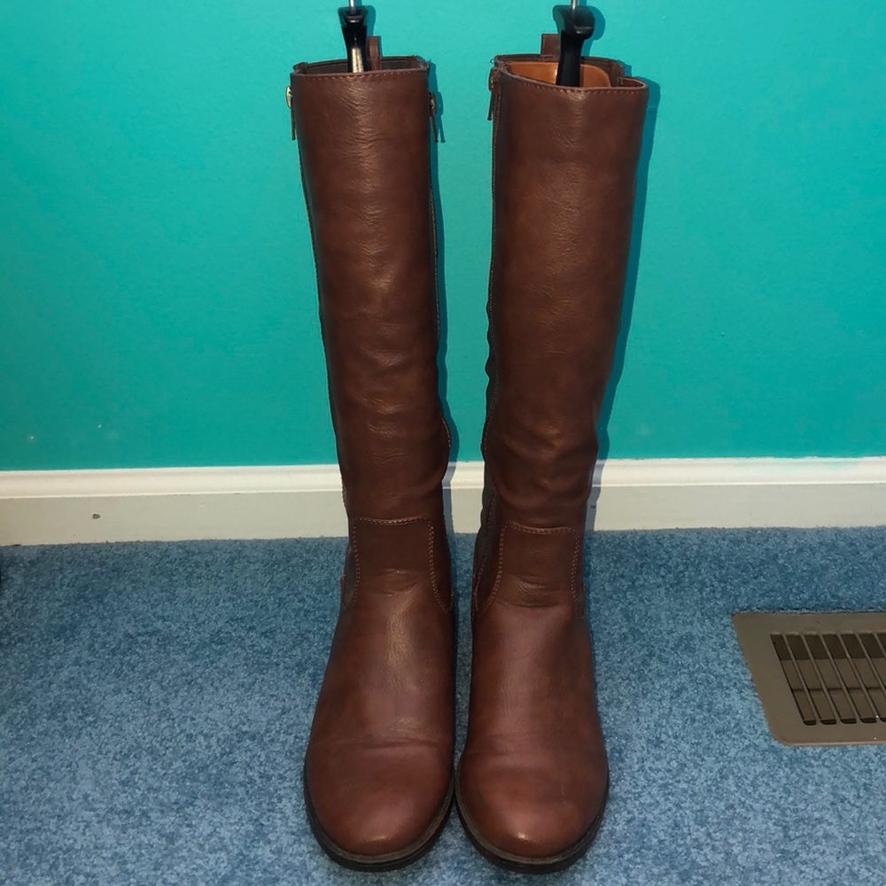 Under the knee boots